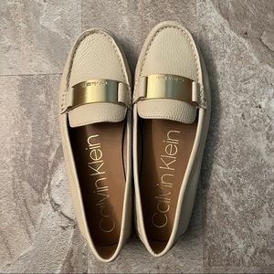 Calvin Klein Lisette Loafer Flat, beige, 9.5